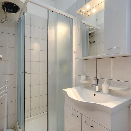 Tatil Evi Helles Mit Wlan Und Tollem Balkon *
